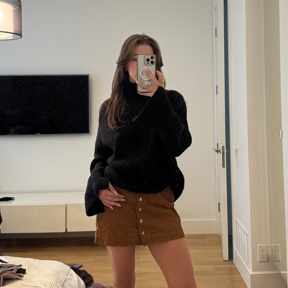 Aritzia Wilfred Free Corduroy Button-Front Mini Skirt – Camel / Size 4
